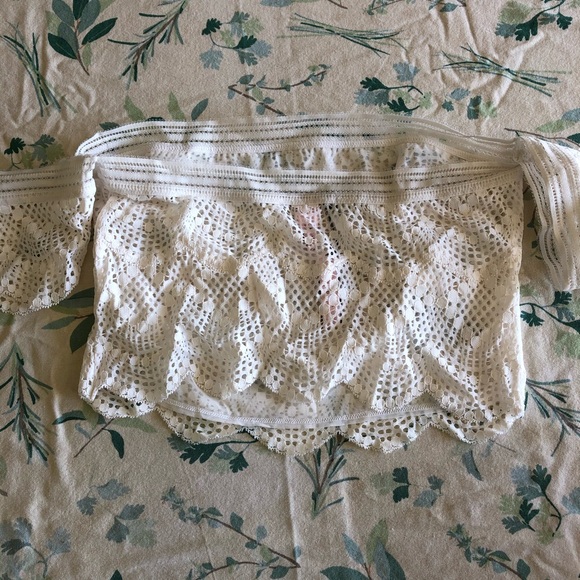 NWT Victoria’s Secret Lace Crop Top - Picture 6 of 6